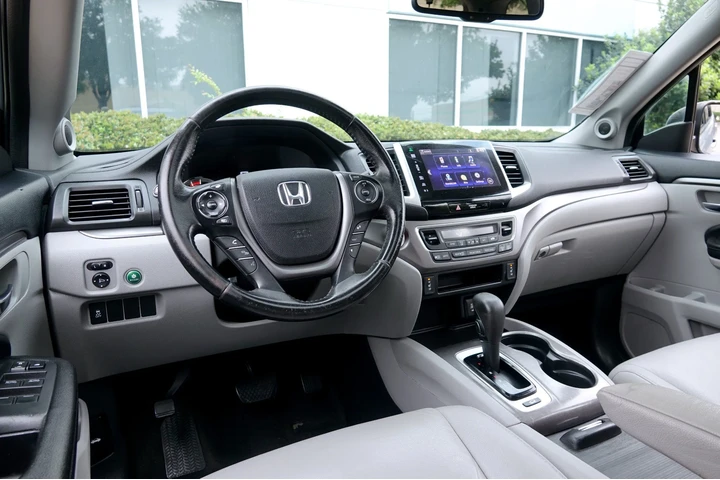 $14490 : 2016 Pilot EX-L image 5