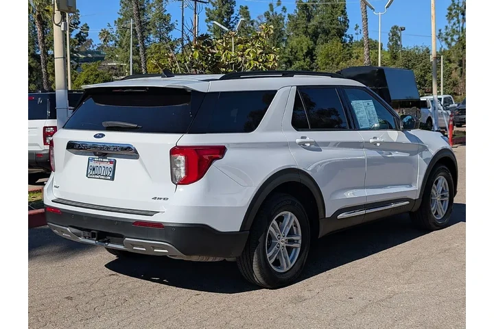 $28096 : Ford Explorer 2023 AWD XLT 4 image 10