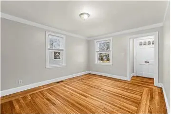 $1350 : Rental property with 2 bedro image 2