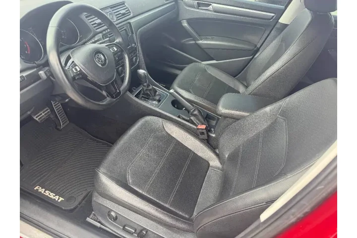 $8497 : 2017 Passat 1.8T R-Line image 9