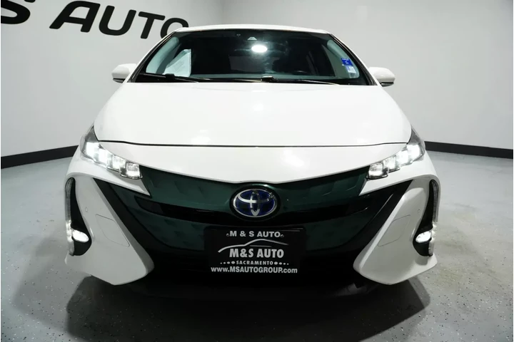 $18035 : 2017 Prius Prime image 2