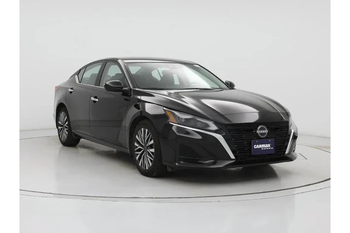 $24998 : Nissan Altima 2023 2.5 SV 4d image 1
