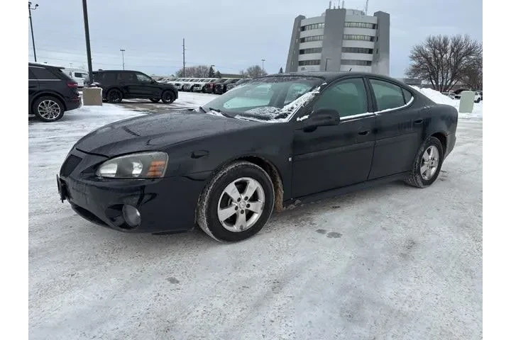 $3500 : Pontiac Grand Prix 2008 4dr image 2