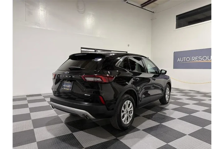 $23299 : Escape 2024 image 4
