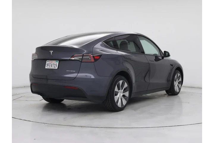$33998 : Tesla Model Y 2023 AWD Long image 8