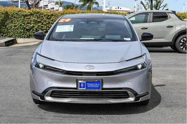 $33000 : Toyota Prius Prime 2024 XSE image 2