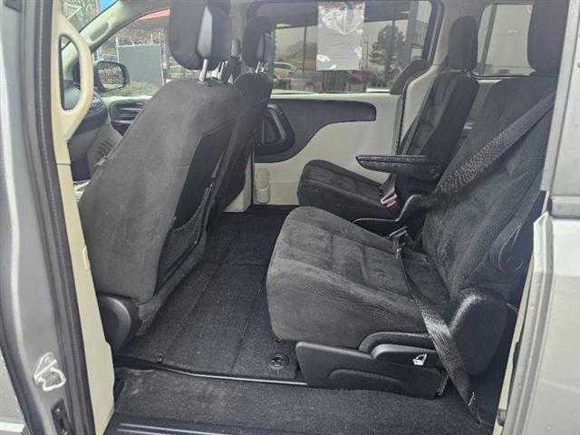 2016 Grand Caravan image 10