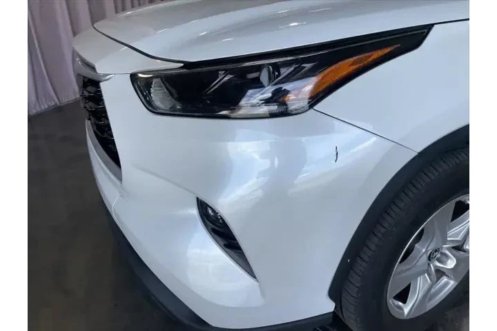 $30299 : Toyota Highlander 2023 LE 4d image 10