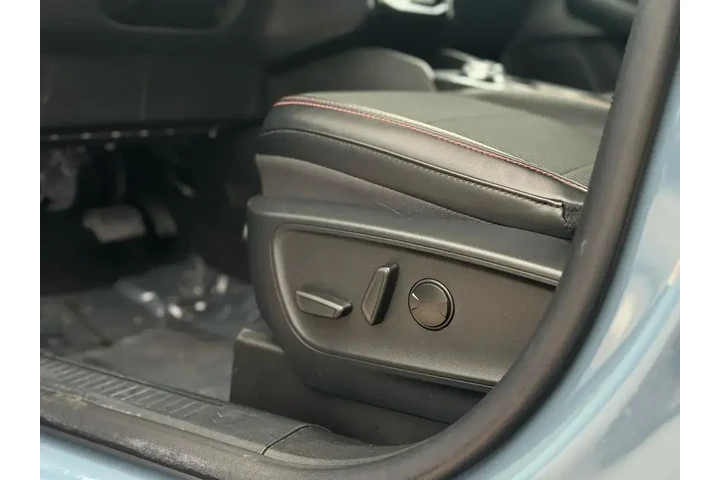 $24964 : Ford Escape 2025 ST-Line 4dr image 6