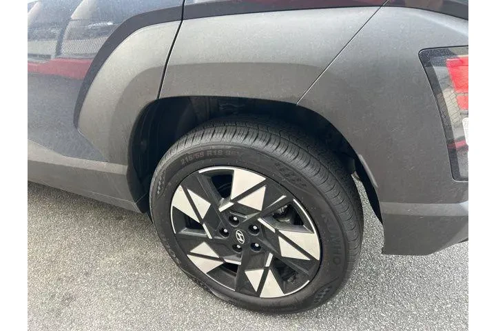 $23916 : Hyundai KONA 2025 AWD SEL 4d image 6