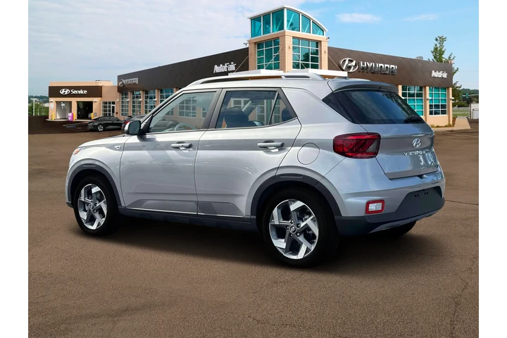 $20900 : Hyundai VENUE 2024 SEL 4dr C image 4