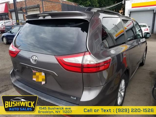 $18995 : Used 2015 Sienna 5dr 8-Pass V image 5