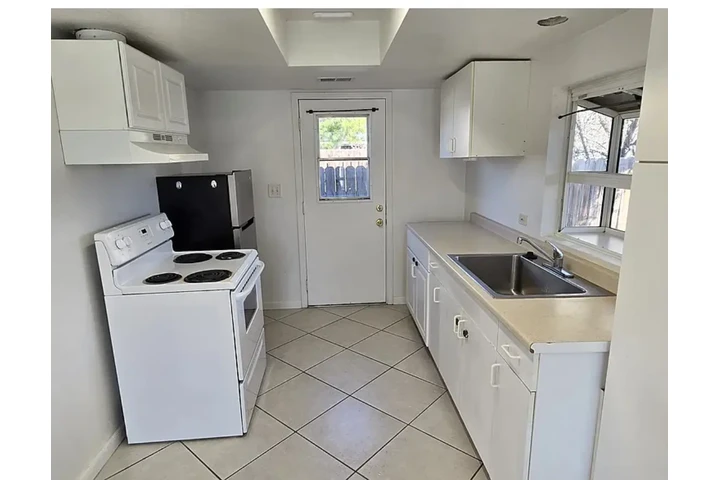 $800 : Looking for your own quiet ! image 2