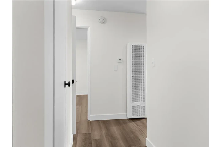 $1100 : Elegante 1BR con parking LA image 3