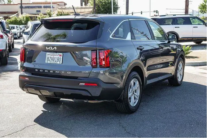 $20000 : Kia Sorento 2022 LX 4dr SUV image 7
