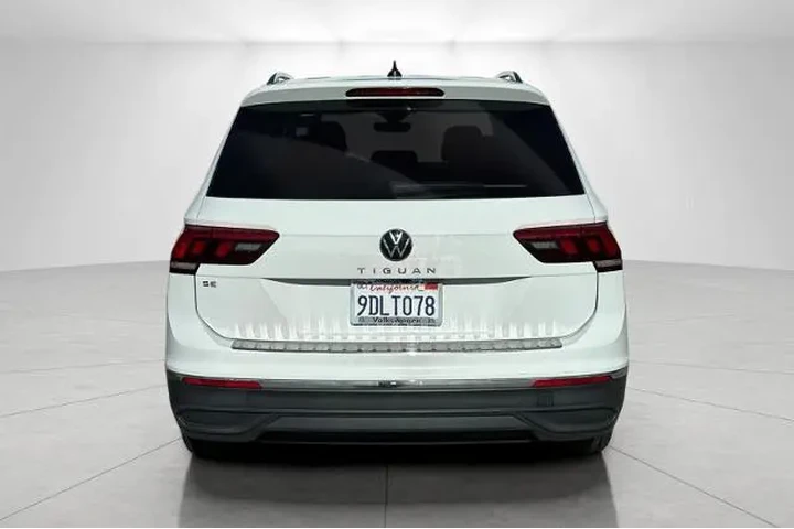 $19995 : Volkswagen Tiguan 2022 SE 4d image 3