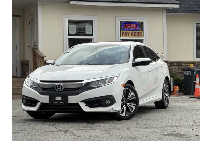 2018 Civic EX-T image 10