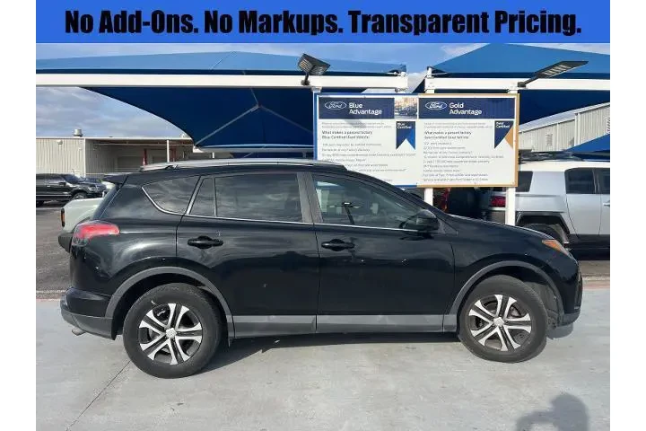 $13773 : Toyota RAV4 2016 LE 4dr SUV image 1