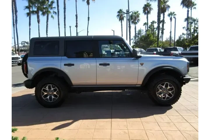 $36592 : Ford Bronco 2022 4x4 Base Ad image 5