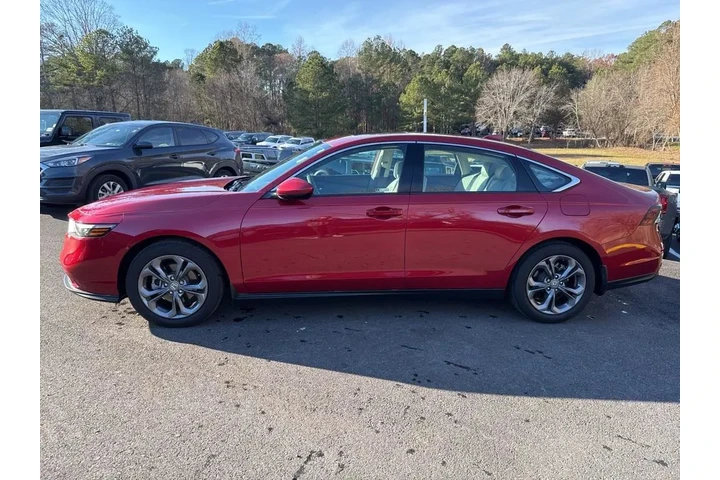 $28377 : Honda Accord 2024 EX 4dr Sed image 7