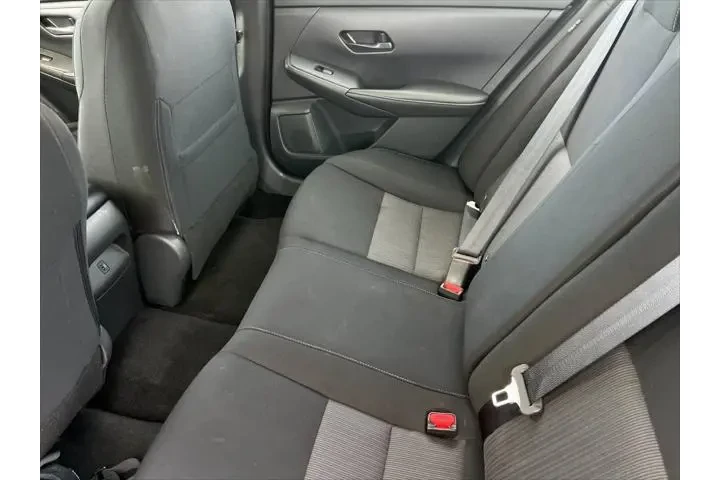 $17999 : Nissan Sentra 2025 SV 4dr Se image 5