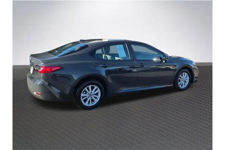 $25988 : Toyota Camry 2026 LE 4dr Sed image 4