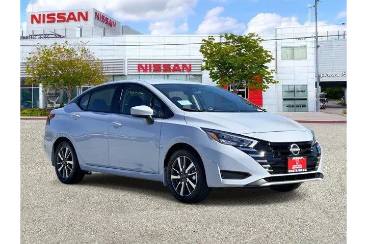 $19800 : Nissan Versa 2025 SV 4dr Sed image 5