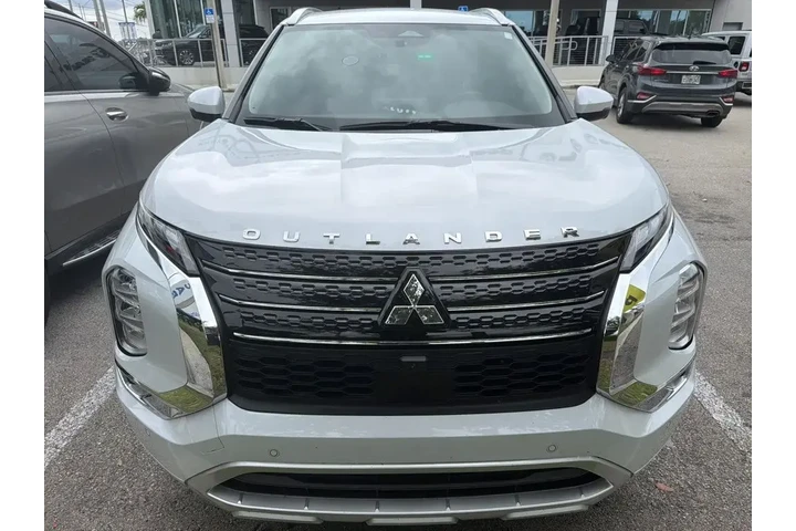 $24500 : Mitsubishi Outlander 2024 SE image 3