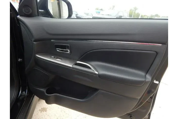 $22774 : Mitsubishi Outlander Sport 2 image 10