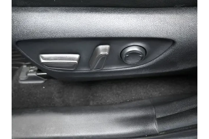 $29495 : Toyota RAV4 Hybrid 2022 AWD image 7