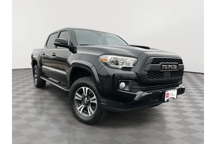 $31989 : Silver Certified 2019 Tacoma image 1