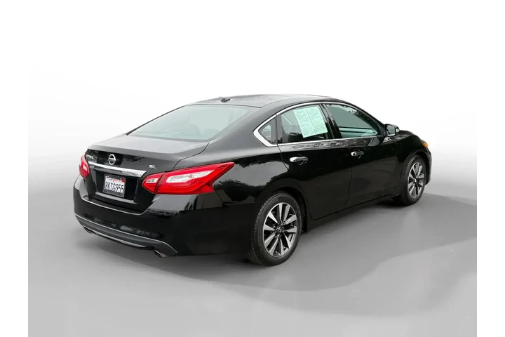 $10880 : Nissan Altima 2017 2.5 4dr S image 5