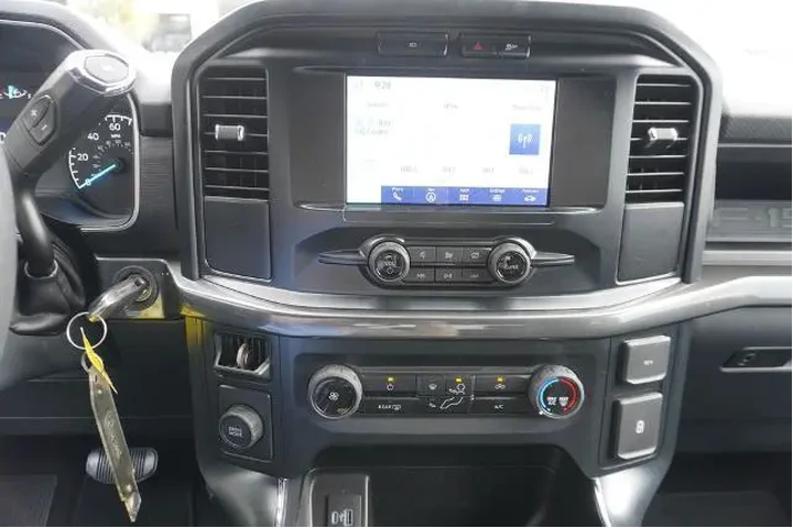 $34988 : Ford F-150 2023 4x2 XL 4dr S image 8