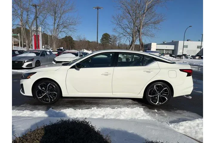 $21509 : Nissan Altima 2025 2.5 SR 4d image 4