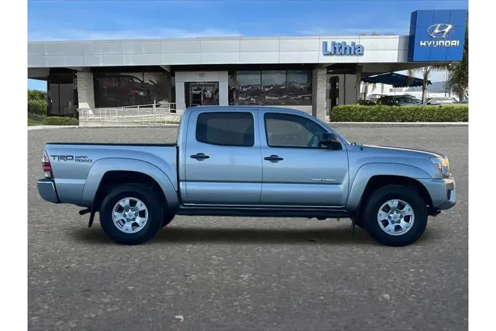 $25799 : Toyota Tacoma 2015 4x4 V6 4d image 9