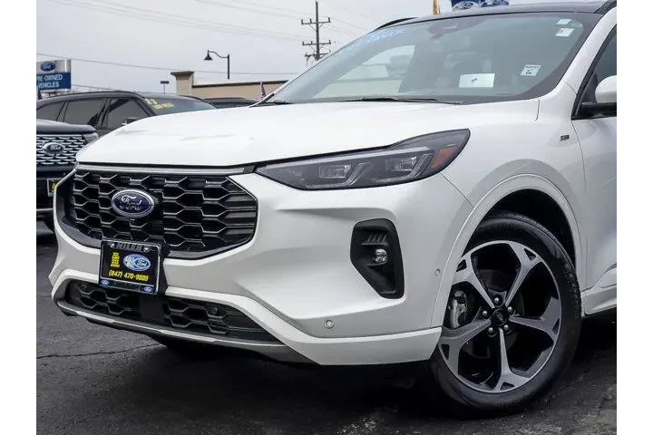 $31870 : Ford Escape 2024 AWD ST-Line image 2