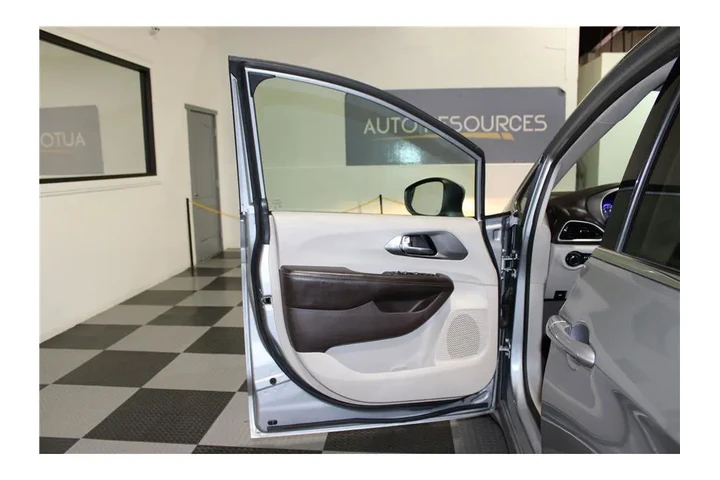 $12349 : Voyager 2020 image 10