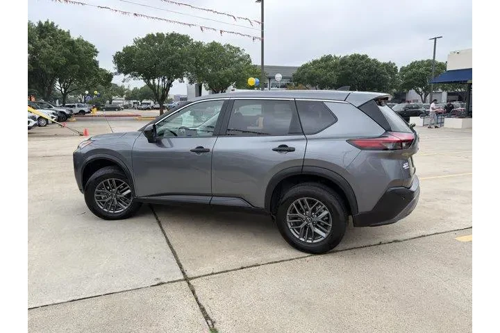 $18716 : Nissan Rogue 2023 S 4dr Cros image 8