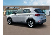 $19594 : Hyundai VENUE 2024 SEL 4dr C thumbnail
