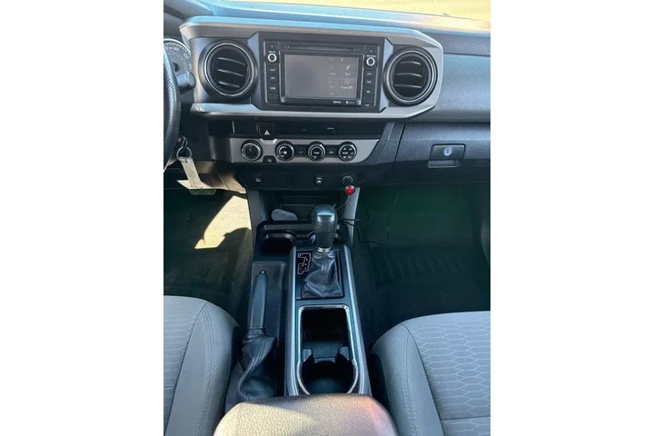 $27495 : 2016 Tacoma SR5 V6 image 9