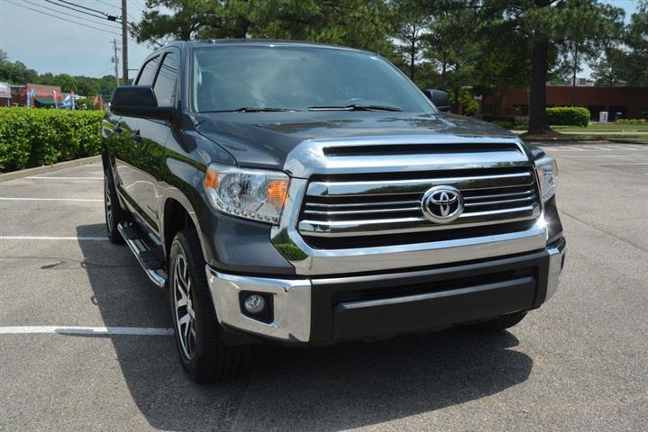 2017 Tundra SR5 image 4