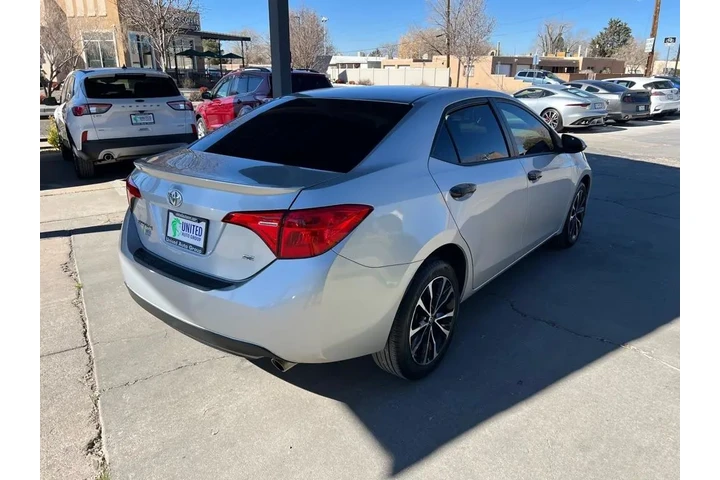 2018 Corolla SE 6M image 5