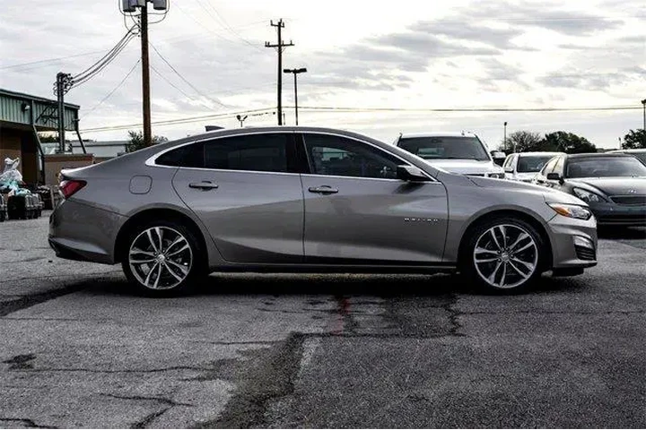 $20100 : Chevrolet Malibu 2024 LT 4dr image 4