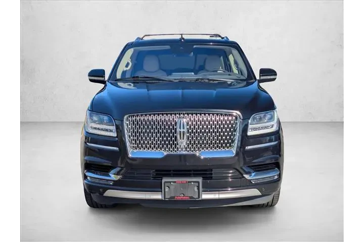 $27992 : Lincoln Navigator 2019 4x4 R image 2
