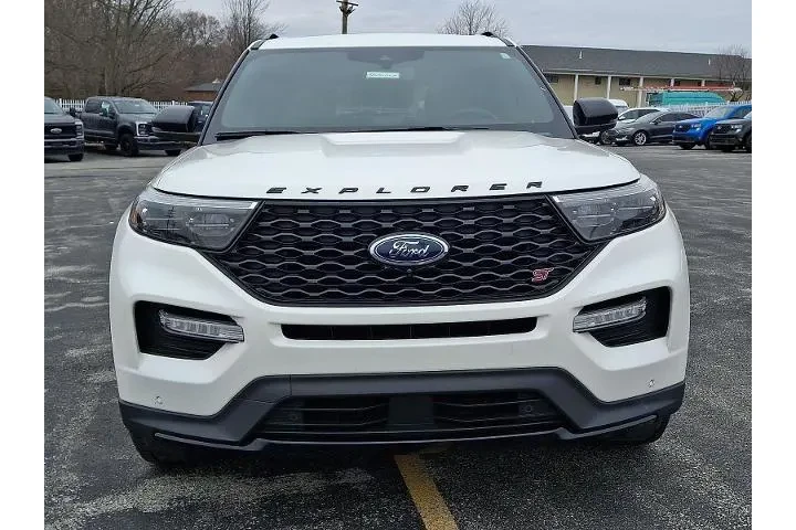 $31345 : Ford Explorer 2020 AWD ST 4d image 2