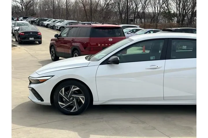 $20834 : Hyundai ELANTRA 2025 SEL Spo image 7
