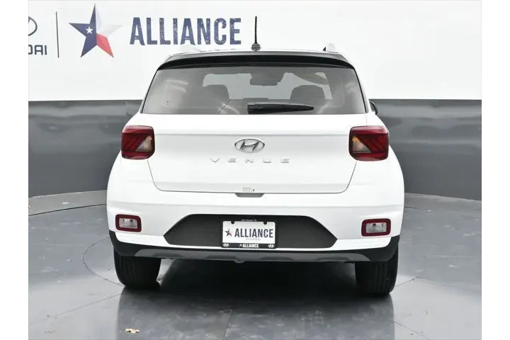 $20978 : Hyundai VENUE 2025 Limited 4 image 6