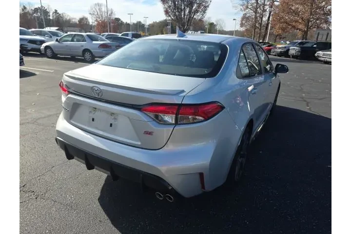 $22820 : Toyota Corolla 2024 SE 4dr S image 8
