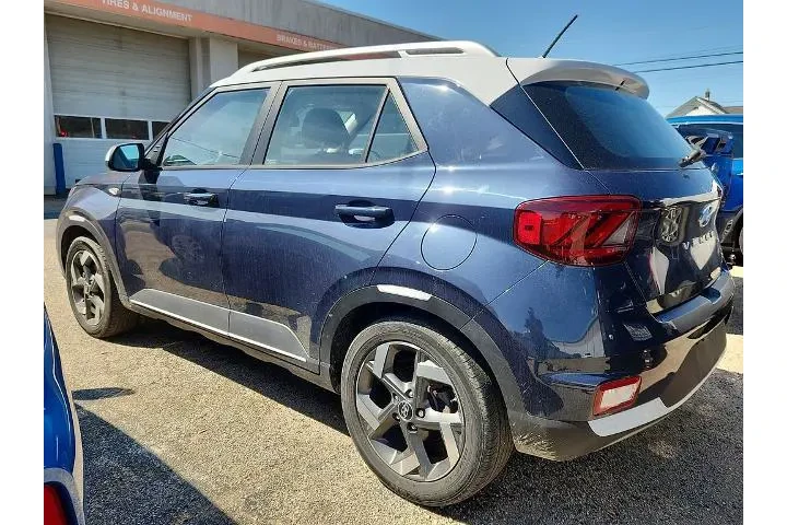 $19487 : Hyundai VENUE 2023 SEL 4dr C image 6