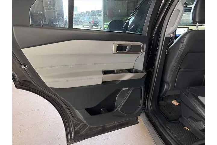 $32400 : Ford Explorer 2023 XLT 4dr S image 9